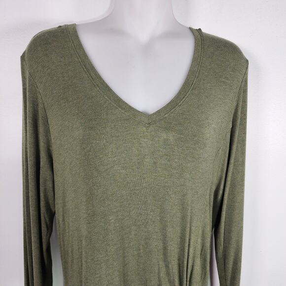 CABI Womens Reveal Tee Army Green Twisted Knot Hem M Long Sleeves Soft Knit 3623 - Picture 3 of 9